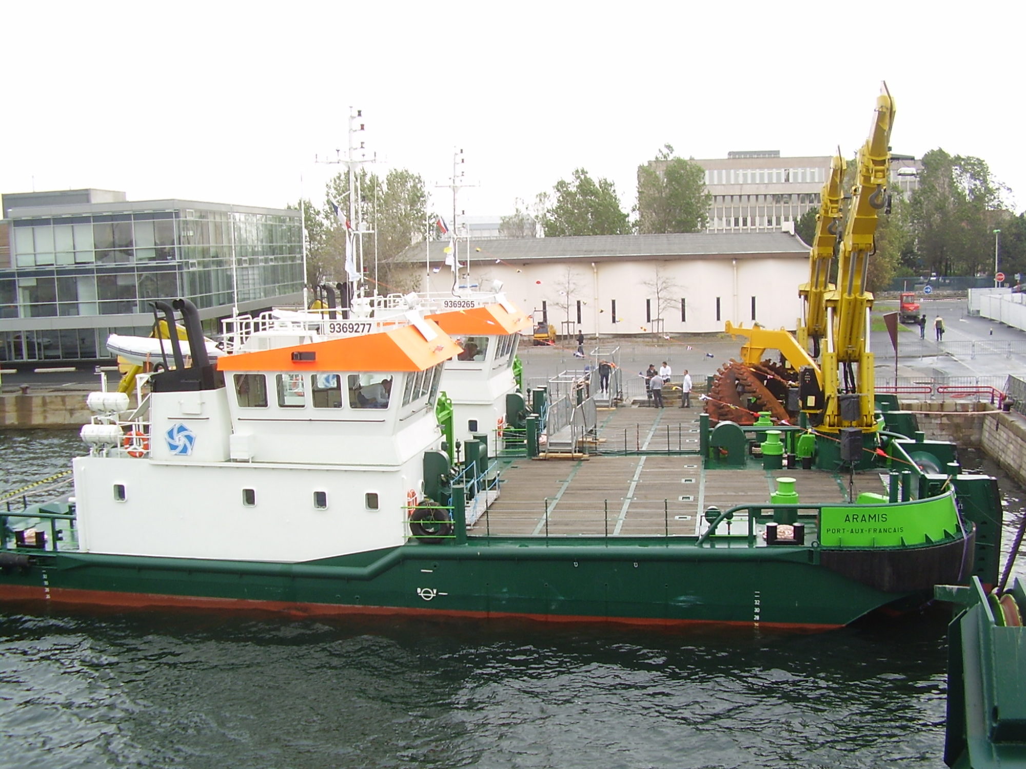 Barge support de drague