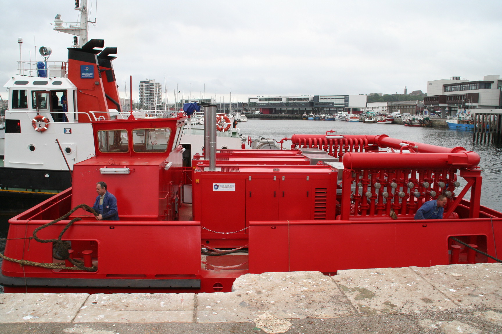 Barge Incendie de Rade