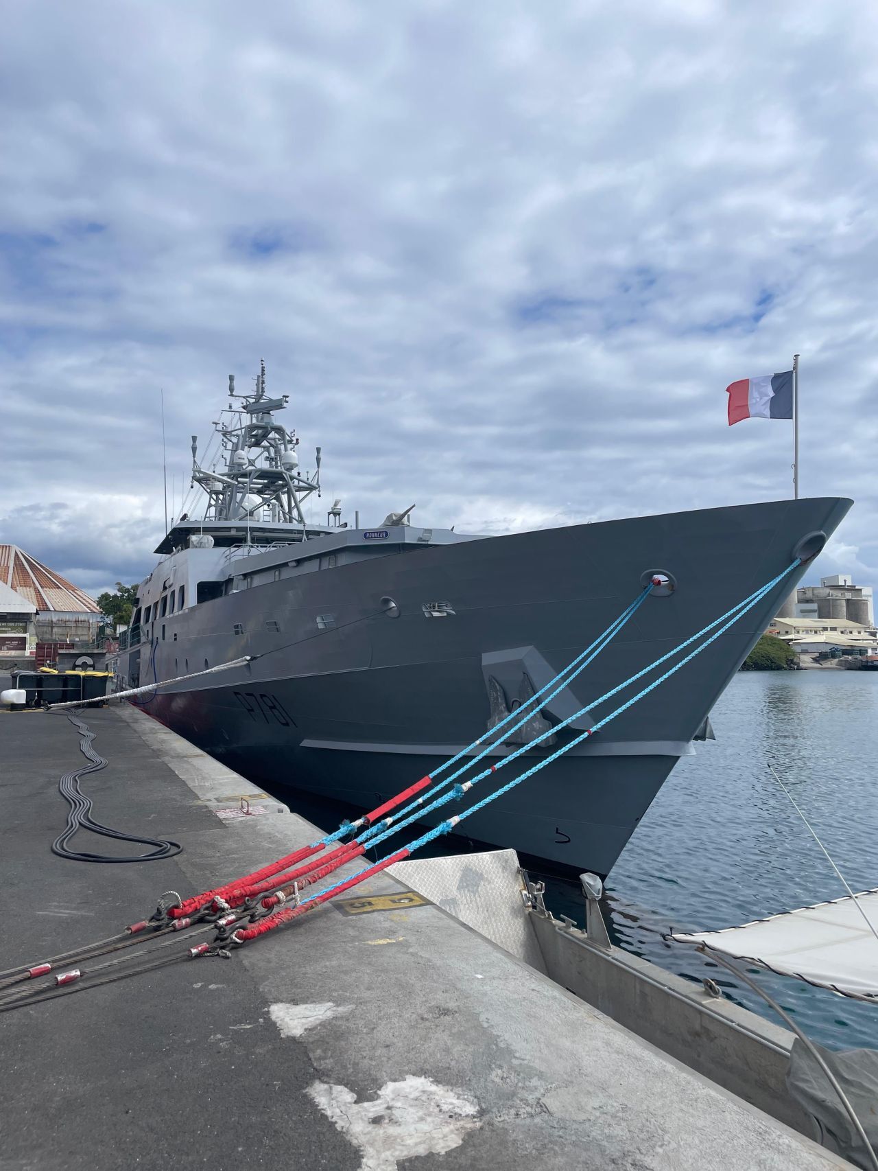 PATROUILLEUR OUTRE-MER (POM) DE 80M